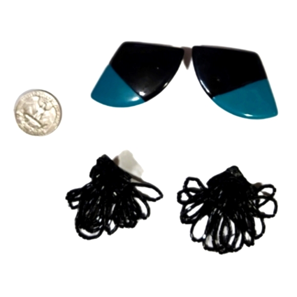 Vintage Clip on earrings - Picture 1 of 3